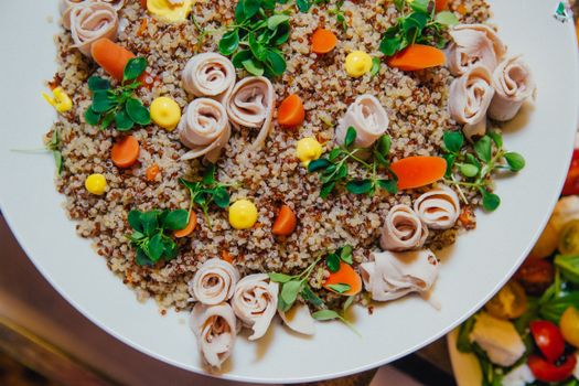 1 cup of cooked quinoa