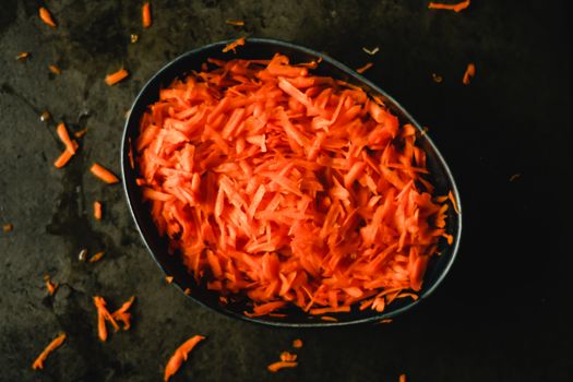 1 small carrot in small or grated cubes