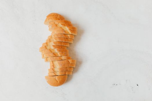 6 thick slices of bread
