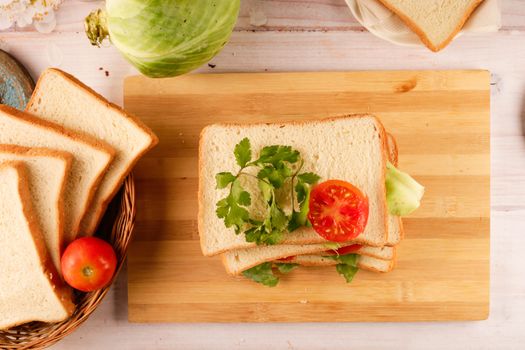 Bread slices or the one you like the most Pale slices Tomato slices